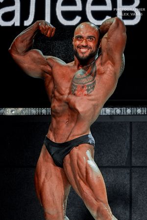 CLASSIC PHYSIQUE